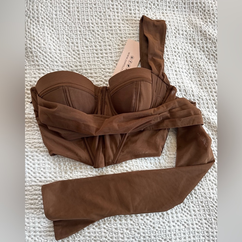 Oh Polly Brown Asymmetric One-Sleeve Crop Top - Picture 5 of 8